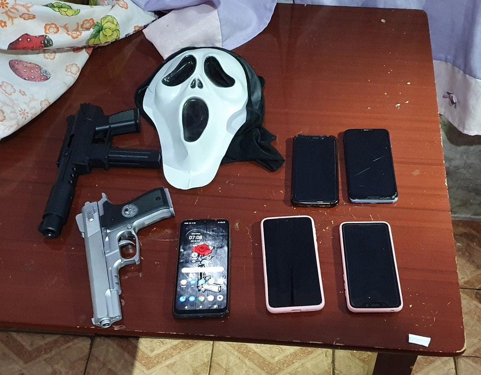 Polícia cumpre mandado de busca e apreensão contra jovem suspeito de planejar atentado em Brasília