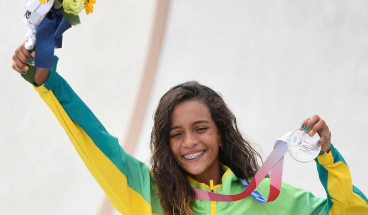 Rayssa Leal conquista a medalha de prata no skate street feminino