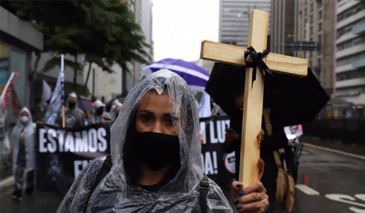 Europa assume ‘quarta onda’ e declara estágio ‘dramático’ da covid-19