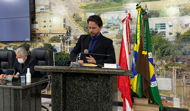 Construção de paradas de ônibus para estudantes e trabalhadores é aprovada; Indicação é do vereador Cleverson Zajac