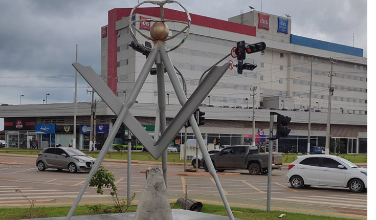 Maçonaria inaugura monumento na entrada da cidade
