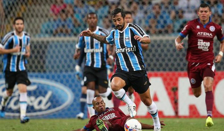 Grêmio quer meia-armador e define busca por “estilo Douglas”