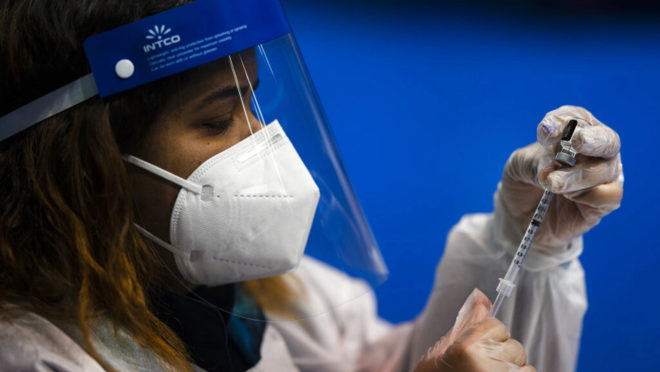 Saiba qual primeiro sintoma ao ser infectado pela Ômicron