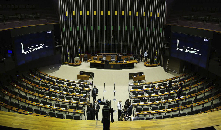 Câmara aprova texto-base do projeto que legaliza jogos no Brasil