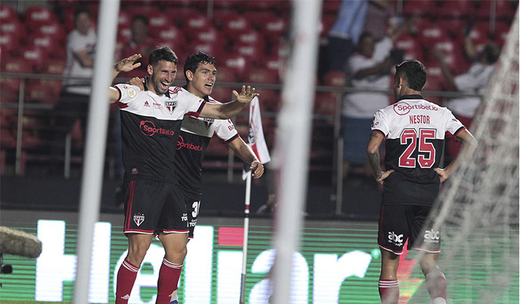 Com Calleri artilheiro, São Paulo bate o Coritiba no Morumbi
