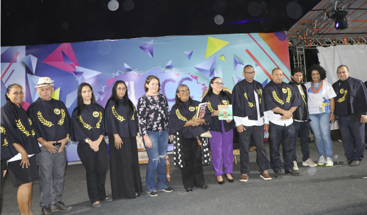 Penúltima noite  Festival Literário Artístico e Cultural (FLACC) contou lançamentos de livros