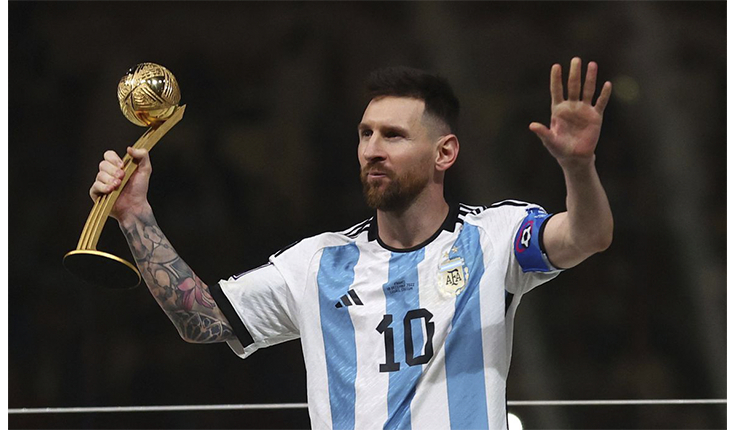 Messi é convidado a eternizar os pés na calçada da fama do Maracanã