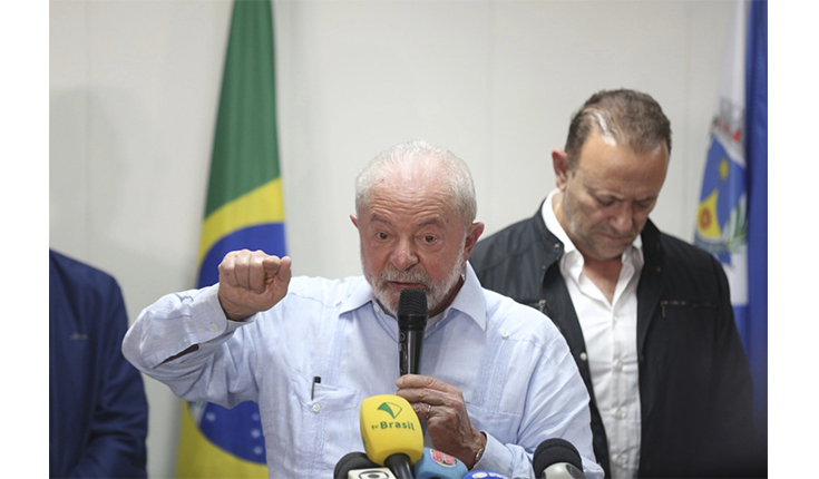 Lula assina decreto de intervenção na segurança do DF e diz que haverá ‘punição exemplar’ para terroristas de Brasília