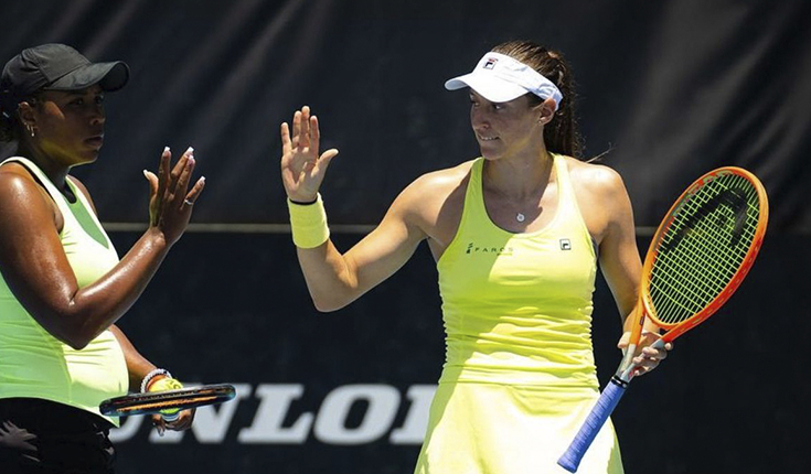 Luisa Stefani decide à noite título de duplas do WTA 500 de Adelaide