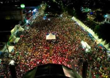 Os foliões brilharam na 1ª noite do Carnaval da Nossa Gente 2023