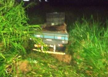 Carro pequeno colide com caminhão e deixa vitima fatal