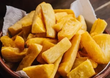 Mandioca: sabor típico da Amazônia oferece variedade de preparações culinárias de grande importância econômica e cultural