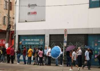 Desemprego chega a 8,4% entre novembro e janeiro e se mantém estável