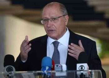 Alckmin diz que reforma tributária tem que ser feita neste ano