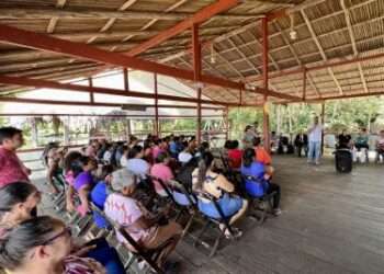 Governo do Estado entrega kits de livros para escolas de Marabá