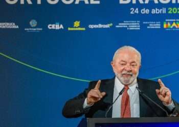 Lula é recebido na Assembleia da República e encerra visita a Portugal