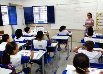 Governo libera R$ 4 bi para ampliar vagas de tempo integral em escolas