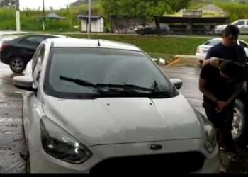 Polícia realizou a prisão em flagrante individuo no momento em que realizava comercialização de drogras