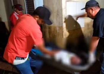 Investigadores da Polícia Civil buscam solução sobre a morte de um jovem, ainda não identificado