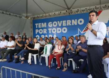 Prefeituras municipais recebem do Governo do Pará máquinas para manutenção de vias