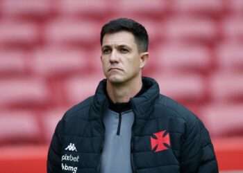 Vasco anuncia demissão de Maurício Barbieri; William Batista assume interinamente