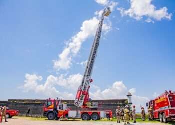 Amapá: Governo do estado entrega primeira autoescada mecânica ao Corpo de Bombeiros para reforçar ações de resgate e combate a incêndio