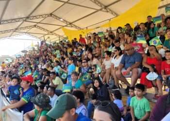 Amapá: Governador Clécio Luís destacou a necessidade do Sambódromo no dia 7 de Setembro, cuja volta reuniu o povo em Macapá