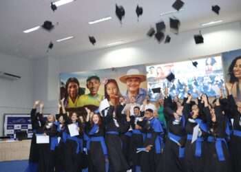 Parauapebas: Alunos do colégio Sophos realizam formatura de conclusão do ensino médio e encerramento do ano letivo na noite de sábado, 9.