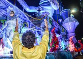 Amapá: ‘É uma festa que celebra a diversidade cultural e gera emprego e renda para os amapaenses’, afirma Clécio Luís sobre o desfile das escolas de samba