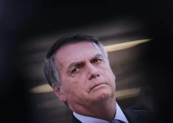 Nacional: Bolsonaro é alvo de investigação da Polícia Federal suspeito de tentativa de golpe e abolição do Estado Democrático de Direito