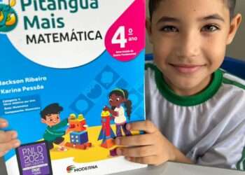 Parauapebas: Dia Nacional do Livro Didático é comemorado com entrega de livros