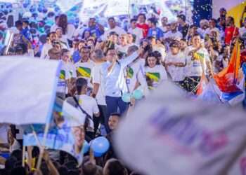Convenção partidária em Parauapebas marca lançamento da candidatura de Rafael Ribeiro à prefeitura e de sua vice-prefeita, Adriana