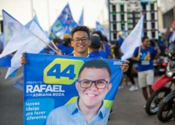 Bandeiraço do 44 eleva temperatura e empolga apoiadores