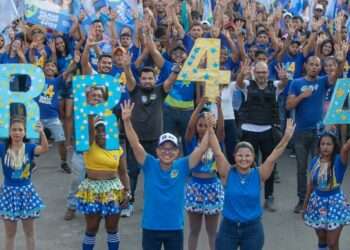 Comício da Onda Azul 44: Rafael Ribeiro leva propostas de desenvolvimento para o bairro Tropical
