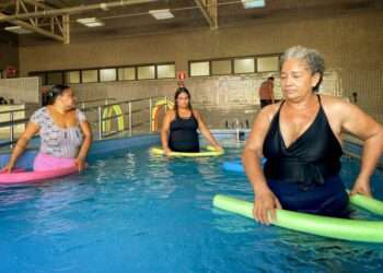 Pacientes têm avanços na mobilidade com a hidroterapia no Hospital Abelardo Santos