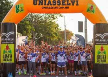 5ª edição da corrida Casal Incrível reúne dezenas de casais em Parauapebas