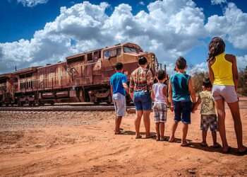 MST denuncia sonegação de impostos da Vale e ocupa Estrada de Ferro Carajás, no Pará