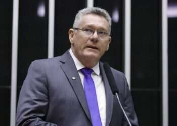Comissão aprova projeto que permite deduzir do IR gasto com geração de energia renovável