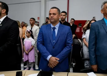 Câmara de Parauapebas convoca sessão extraordinária para deliberar sobre votação de projetos de Aurélio Goiano