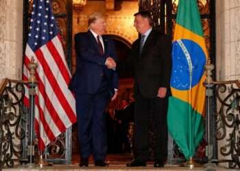 Moraes determina que Bolsonaro comprove convite para posse de Trump