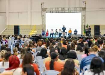 Jornada pedagógica canaense aborda diversidade cultural em sala de aula