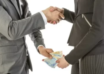 Servidora pública de Parauapebas é alvo de investigação por corrupção em licitação