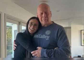 Bruce Willis completa 70 anos e recebe visita de Demi Moore
