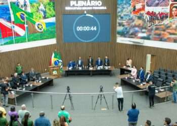 Câmara Municipal Delibera e Avança com Aprovação de Projeto de Lei e Indicações