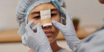 Geração Z impulsiona boom da estética minimamente invasiva e redesenha padrões de beleza
