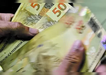 Aposentados do INSS começam a receber 13º. Veja quem tem direito