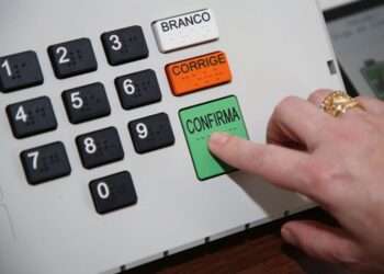 CCJ do Senado aprova fim da reeleição para presidente, prefeitos e governadores