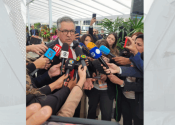 Ministro Alexandre Padilha concede entrevista durante a Cúpula do BRICS