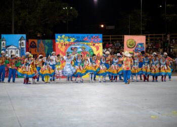 Terceira noite do Festival Junino de Parauapebas reúne famílias em clima de festa, cultura e tradição