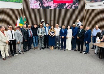 Câmara celebra Sessão Solene de outorga de títulos de Cidadão Honorário